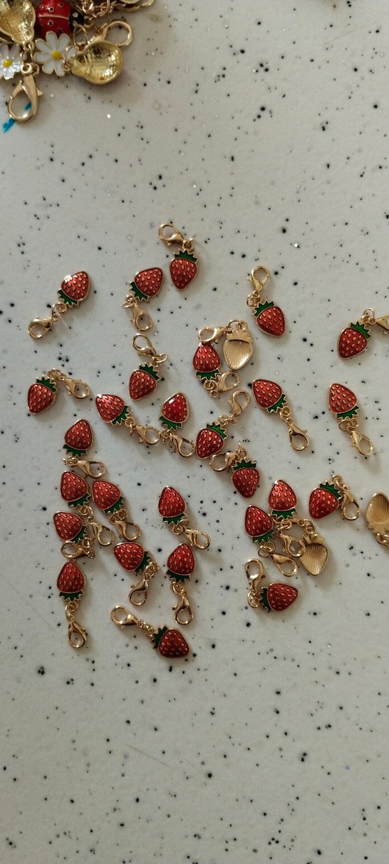 charm, Çilek Figürlü Saç Tokası - Görsel 3