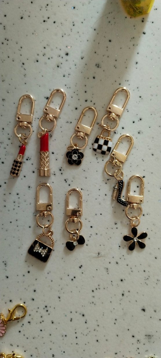 Renkli Boncuklu Çiçekli Kadın Charm - Görsel 2