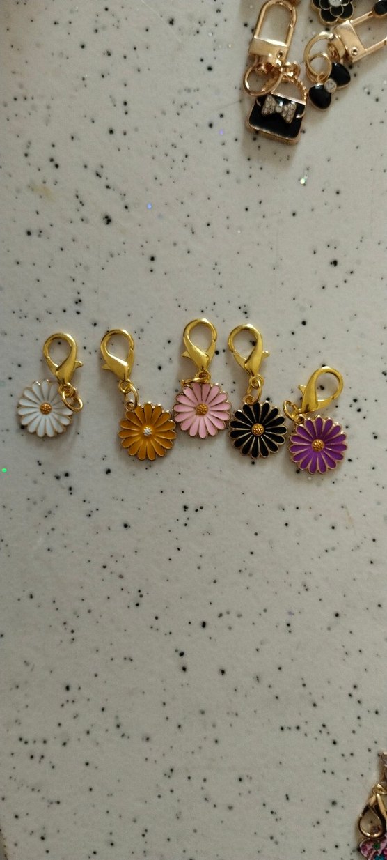 Renkli Boncuklu Çiçekli Kadın Charm - Görsel 3