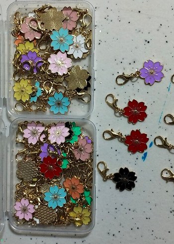 Zincir Detaylı Beyaz Yıldızlı Kadın Charm - Görsel 6