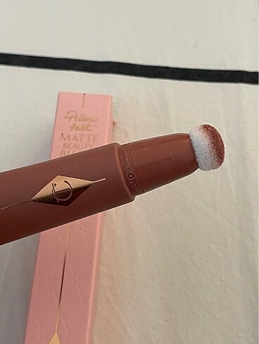  Beden Charlotte tilbury allık