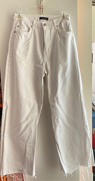 Trendyol & Milla Beyaz culotte hafif kısa pantolon