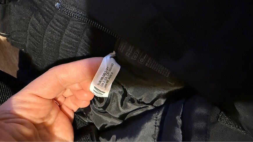 6 Yaş Beden siyah Renk H&M kar tulumu