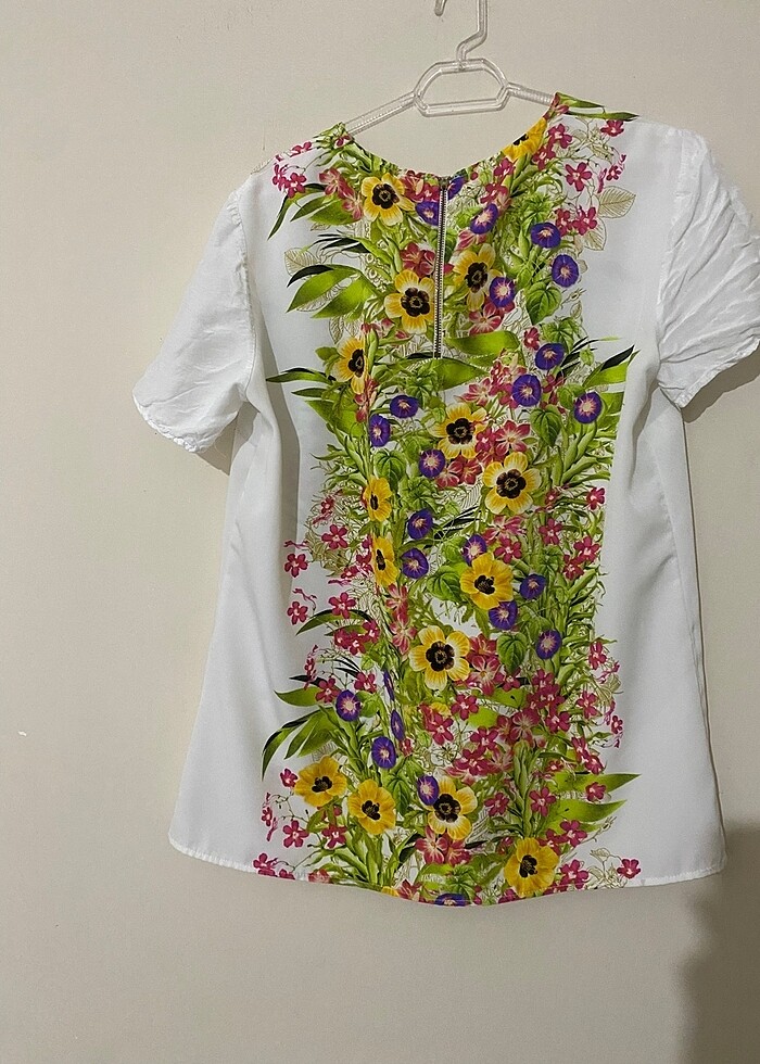 çiçekli tişört - Görsel 3
