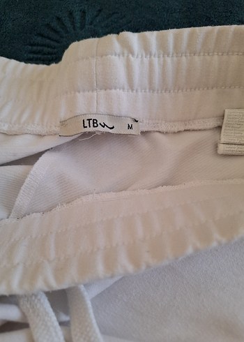 Düğmeli Beyaz  Şortu - Görsel 7