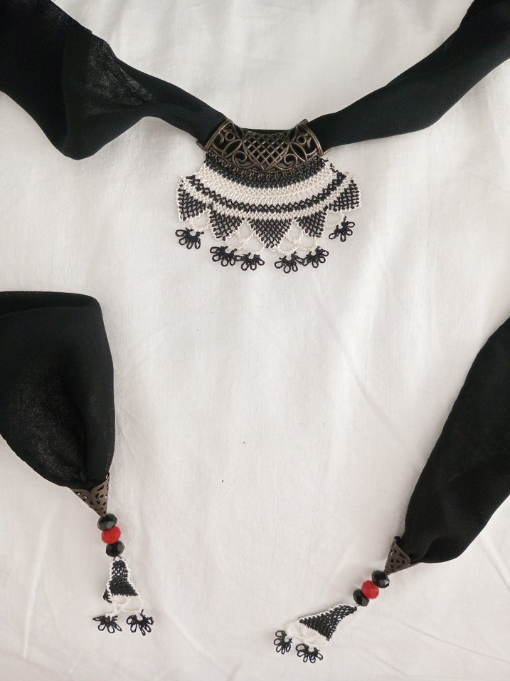 Boncuk İşlemeli iğne oyali Siyah Uzun Kadın Kolye - Görsel 2