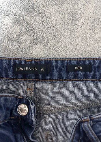LC Waikiki Gri düğmeli mavi mom kesim kadın kot pantolon