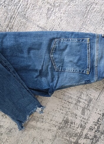 44 Beden Bershka denim pantolon