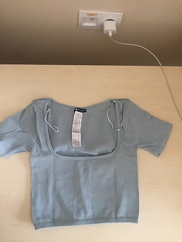 Zara vücudu saran crop