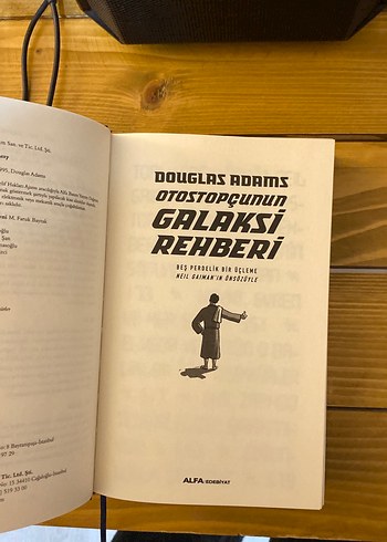 Otostopçunun Galaksi Rehberi - Douglas Adams - Görsel 3