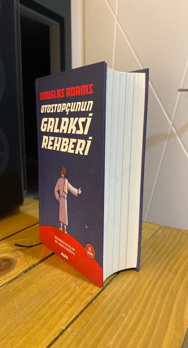 Otostopçunun Galaksi Rehberi - Douglas Adams - Görsel 5