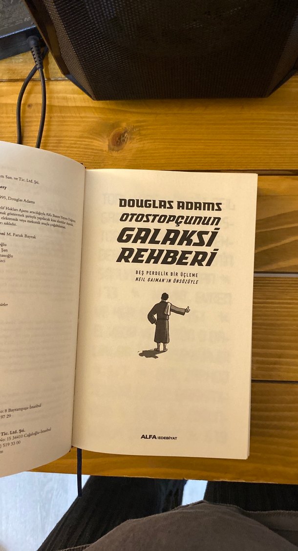 Otostopçunun Galaksi Rehberi - Douglas Adams - Görsel 3