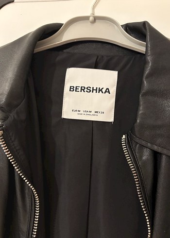 m Beden Bershka Siyah Deri Ceket