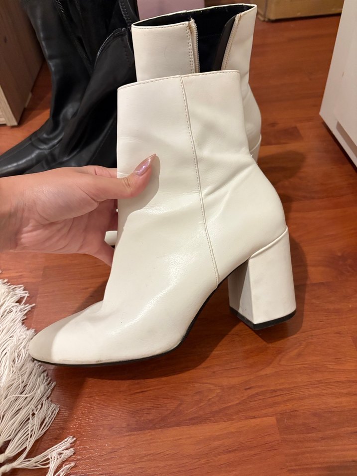 Bershka Beyaz Deri  Topuklu Kadın Bot - Görsel 2