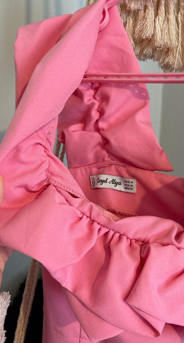 Pembe Volanlı Straplez Uzun Kalem Elbise - Görsel 3