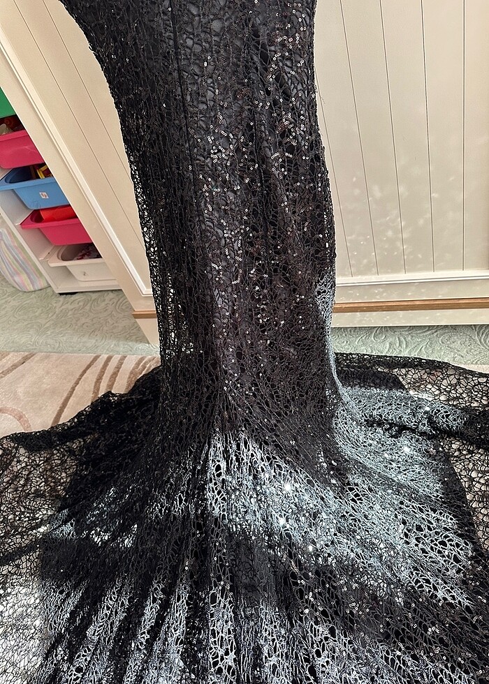 Siyah balık model gece elbisesi - Görsel 5