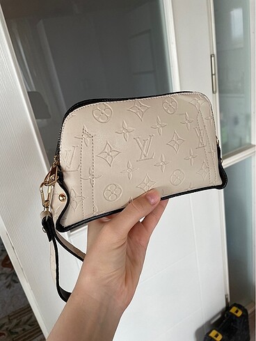 Louis Vuitton BEJ RENGİ Louis Vuitton Makyaj çantası