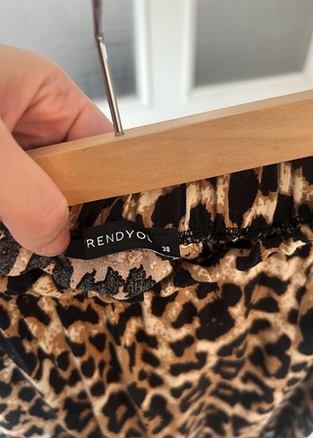 Leopar Desenli Uzun Volanlı Etek - Görsel 3