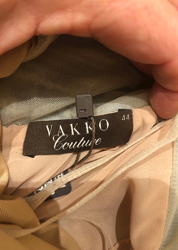 Vakko couture 40 bedene uygun yandan ve omuzdan kuşaklı abiye - Görsel 14