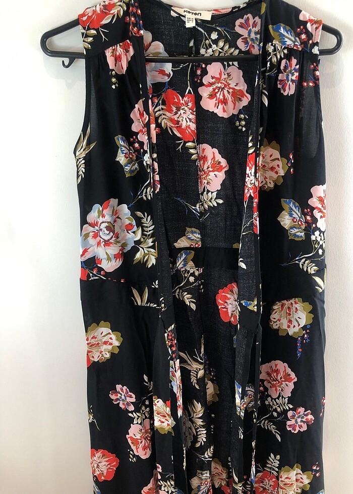 Koton desenli v yaka kolsuz önden bağlamalı bel kısmı kemerli el - Görsel 4