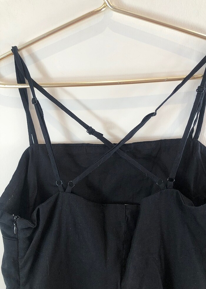 HM siyah arkadan çapraz askılı yan fermuarlı astarlı elbise - Görsel 3