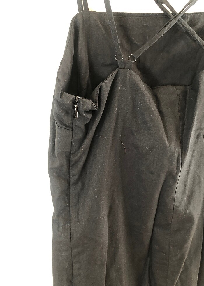 HM siyah arkadan çapraz askılı yan fermuarlı astarlı elbise - Görsel 4