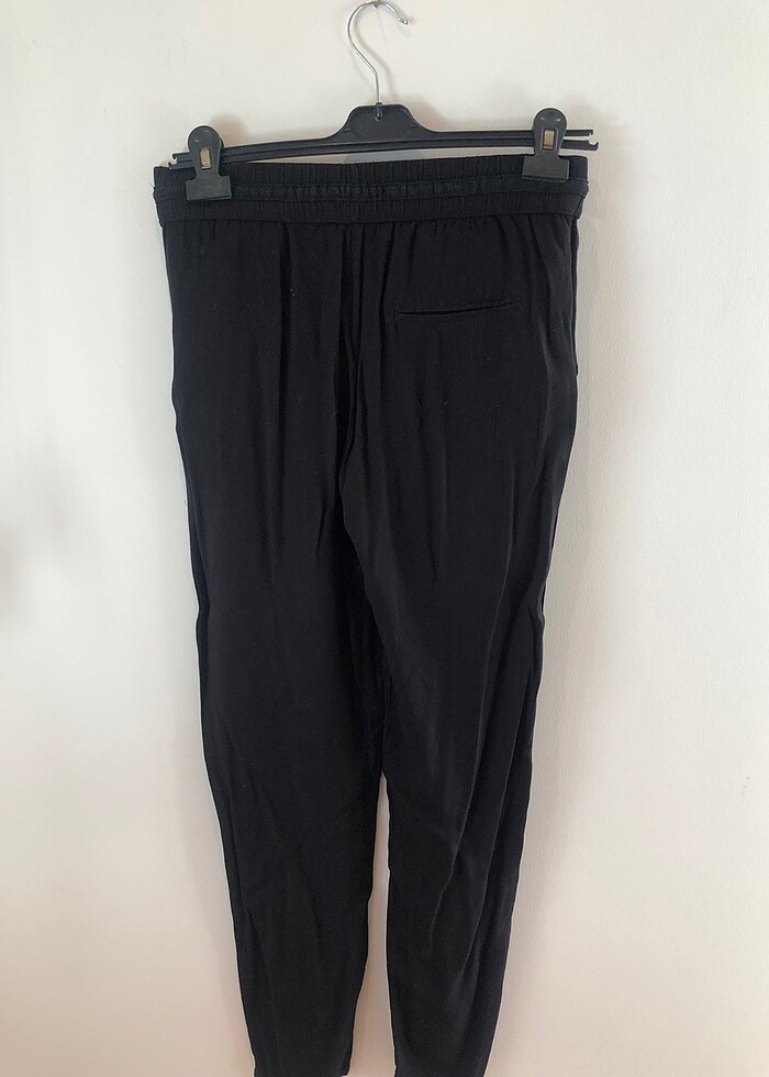 Mango siyah bel lastikli bağcıklı yan cepli bol kesim rahat pant - Görsel 2