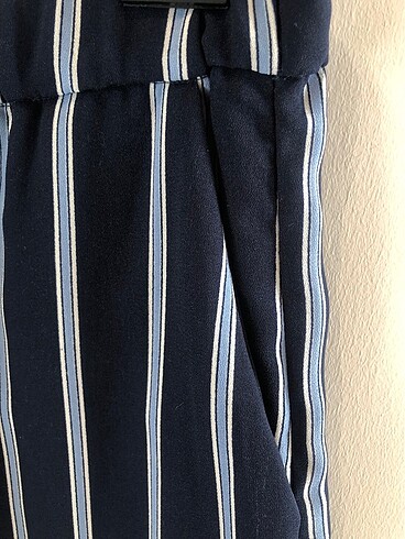 HM lacivert mavi beyaz çizgili beli lastikli bol kesim yan cepli - Görsel 3