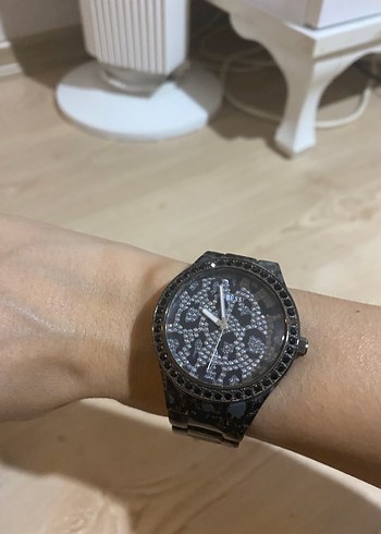 Guess marka orjinal  Gotik Tarz Kadın Kol Saati - Görsel 6