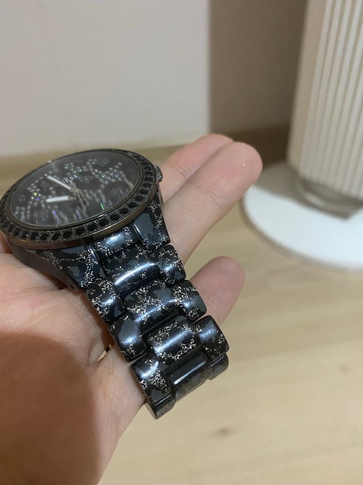 Guess marka orjinal  Gotik Tarz Kadın Kol Saati - Görsel 4