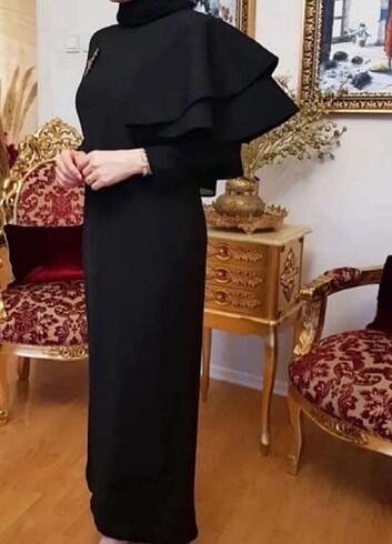 Selvi çetin siyah elbise