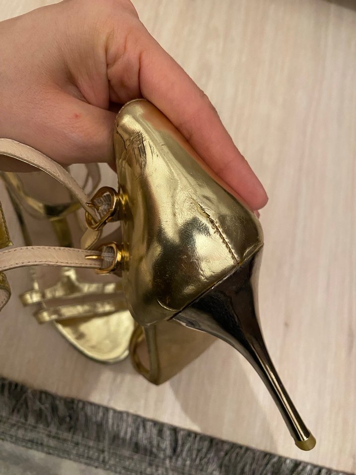 Altın Renkli Tokalı Stiletto Topuklu Kadın Ayakkabı - Görsel 3