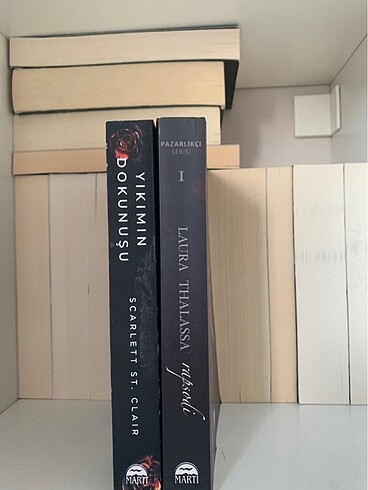 Rapsodi ve Yıkımın dokunuşu(2. Kitap)