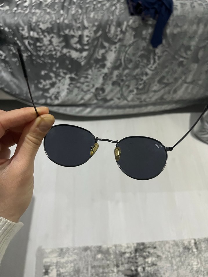 Siyah yuvarlak cam güneş gözlüğü - Görsel 2