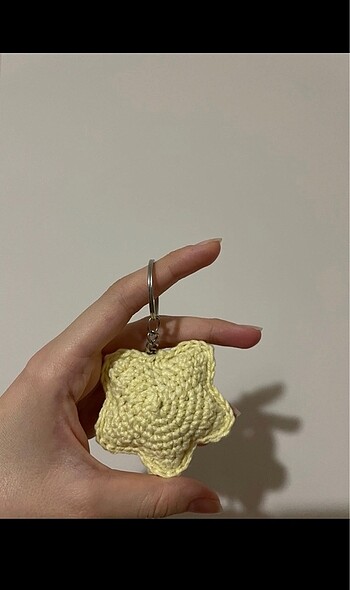 Amigurumi yıldız anahtarlık