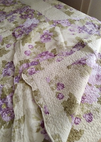English Home Pastel Mor Çiçek Desenli Yatak Örtüsü