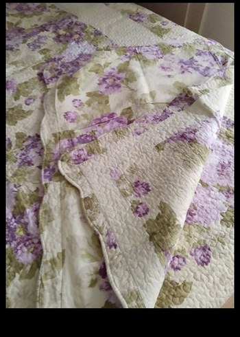 Mor Tonlarda Çiçek Desenli Yatak Örtüsü - Görsel 2