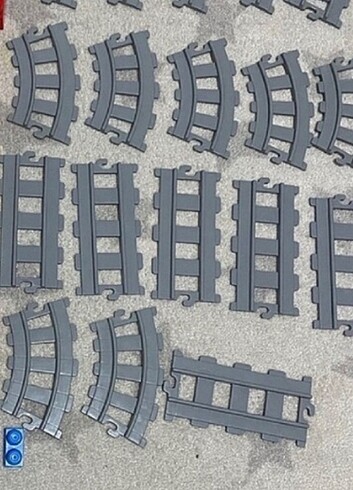 Diğer LEGO tren
