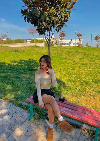 Bej Kayık Yaka Bluz - Görsel 3