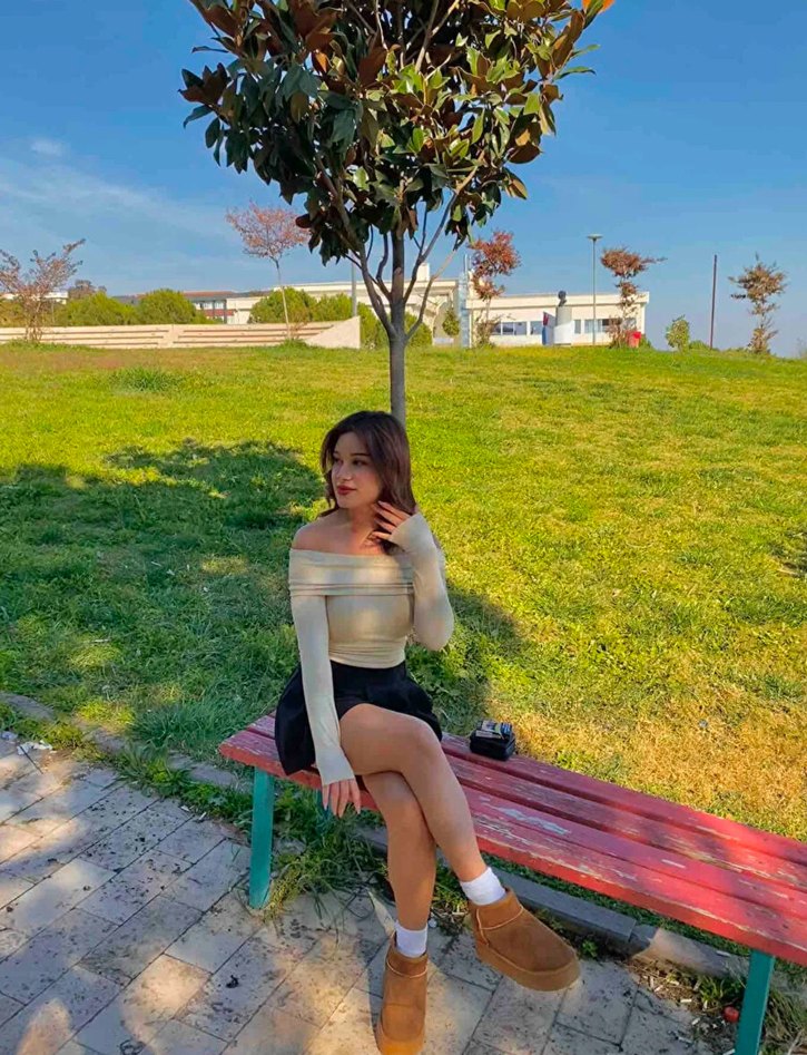 Bej Kayık Yaka Bluz - Görsel 3