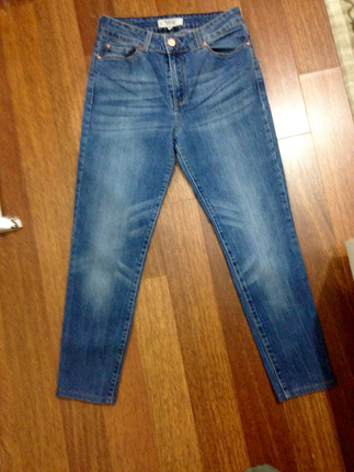 Mango yüksel bel bilekte jean