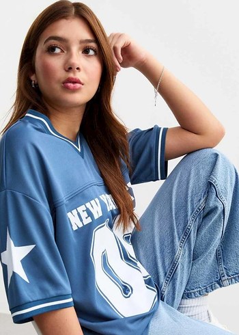 V Yaka Baskılı Kadın Tişört - Görsel 3