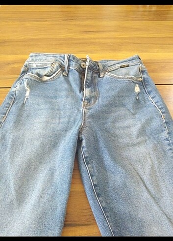 Mavi Jeans Kullanılmıştır