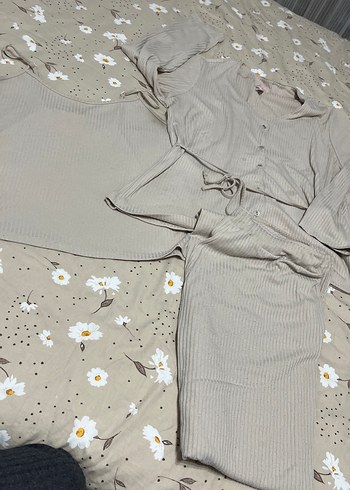Bej Uzun Kollu Pijama Takımı
