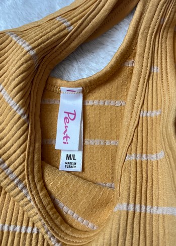 Sarı İnce Çizgili Örgü Crop Top - Görsel 2