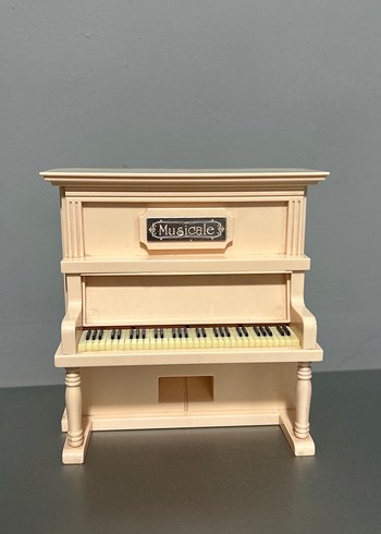 Vintage Love Vintage Krem Piyano Dekoratif Muzik Kutusu