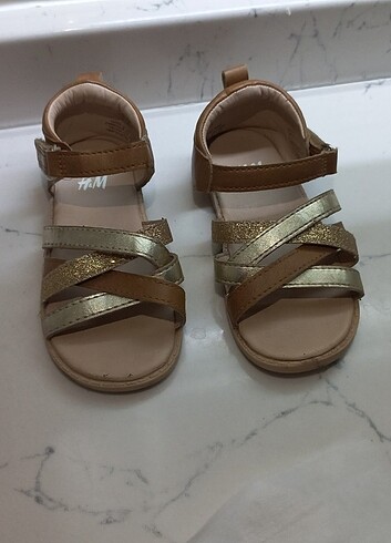 22 Beden H&M Sandalet