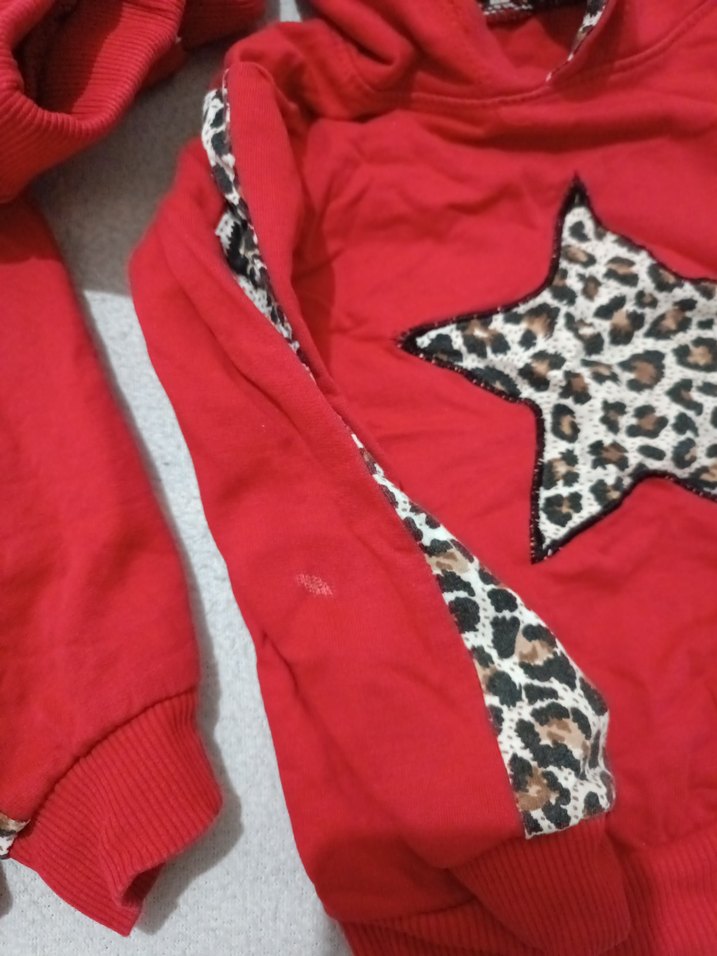 Kızlar için Leopar Desenli Kırmızı Kapüşonlu Sweatshirt takım - Görsel 4