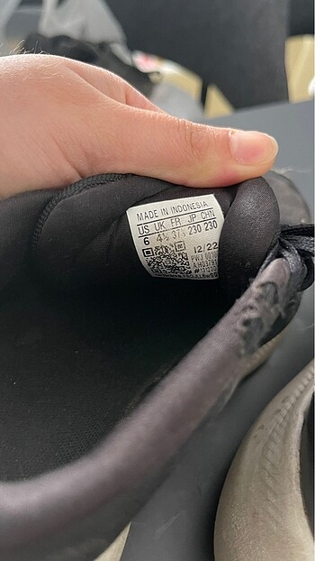 37 Beden Adidas marka erkek spor ayakkabı