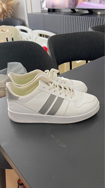 Adidas Kadın spor ayakkabı